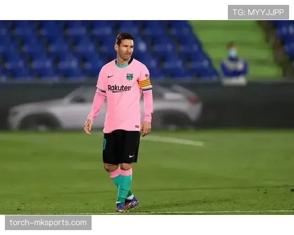 西甲转会市场再掀波澜，新援加盟引发球迷热议球队前景