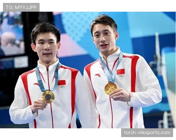 练俊杰赛场一本正经，私下像富豪日常，我这吃瓜的看懵了