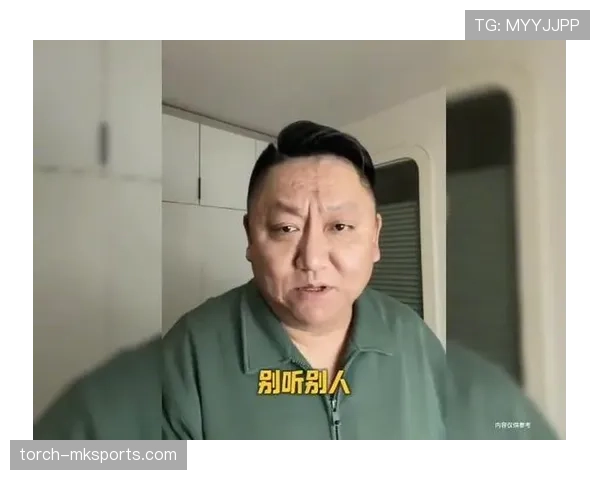 庞伟下班像隔壁大叔，镜头一转他的钱包直接劝退全场